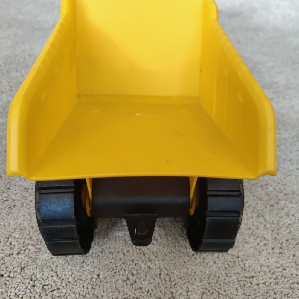 Yellow Dump Truck Toy In Excellent Used Condition - Picture 4 of 6